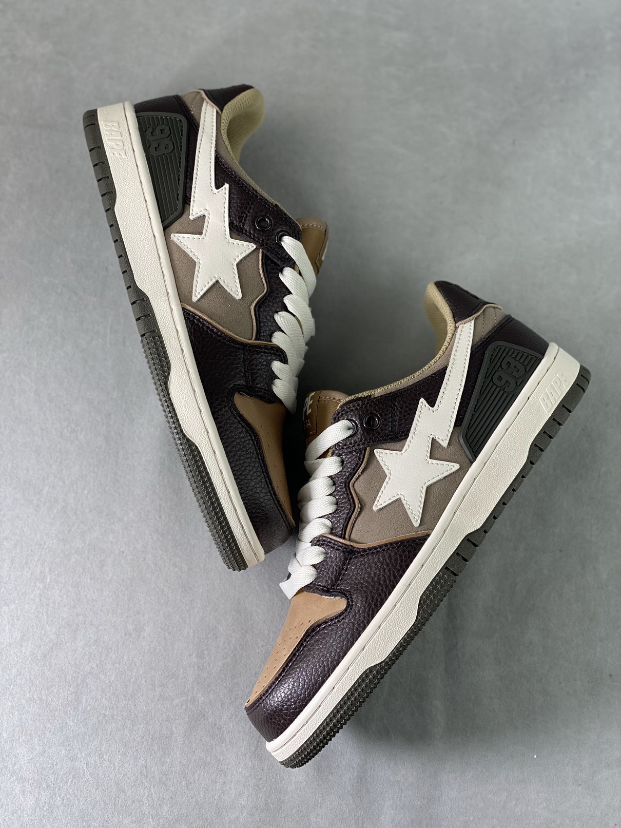 B*PE SNEAKER