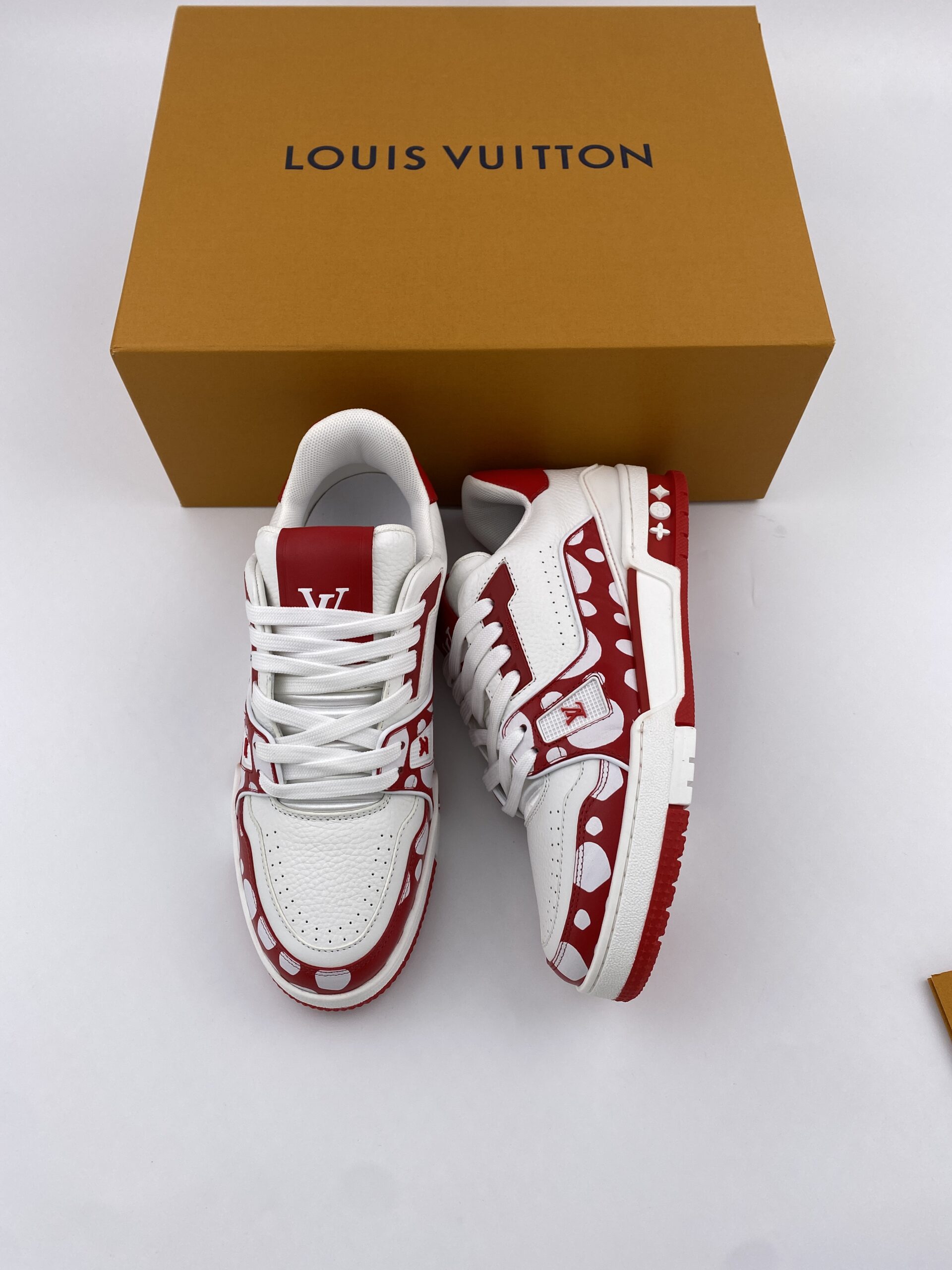 L** V*  Yayoi Kusama Trainer White Red