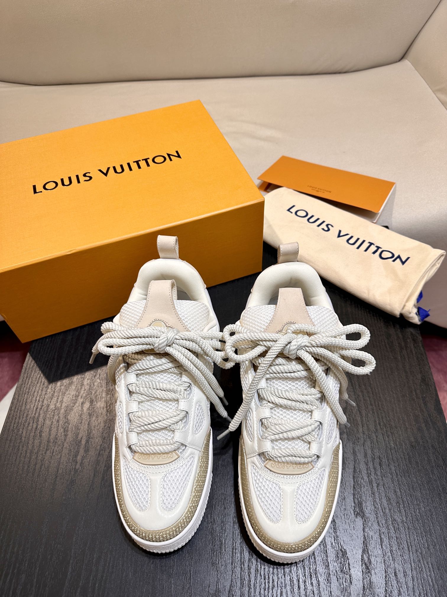 L** V* Trainer