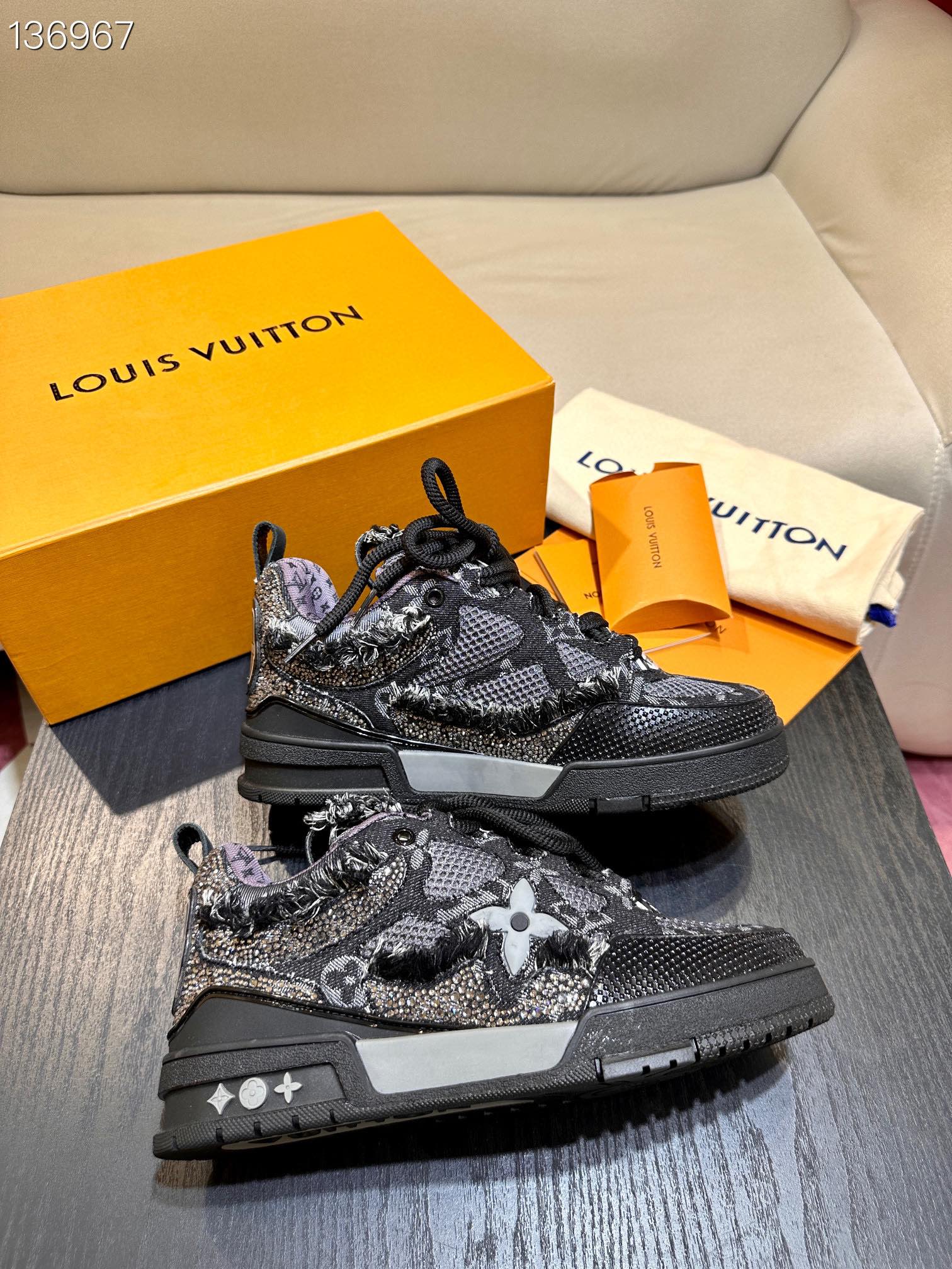 L** V* Trainer