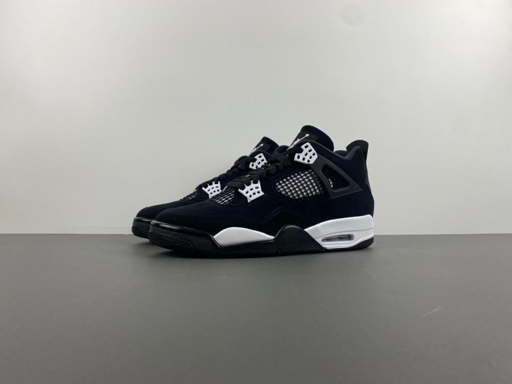 AIR JORDAN 4 RETRO ‘WHITE THUNDER’
