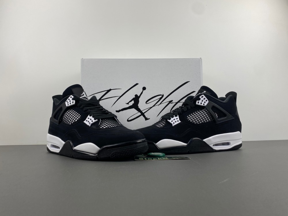 AIR JORDAN 4 RETRO ‘WHITE THUNDER’