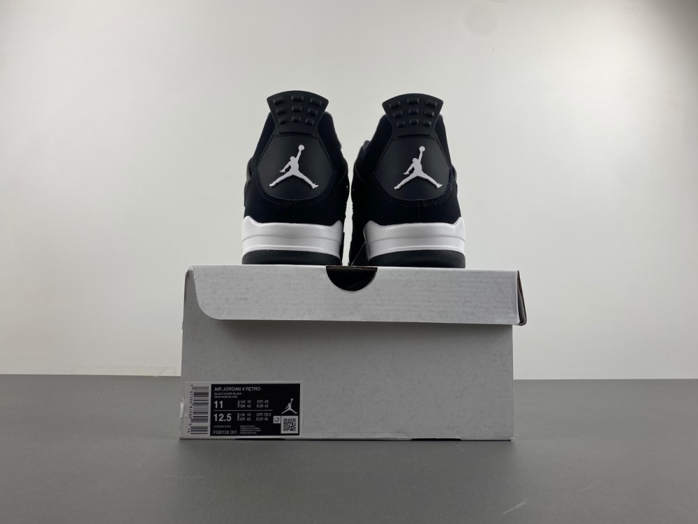 AIR JORDAN 4 RETRO ‘WHITE THUNDER’