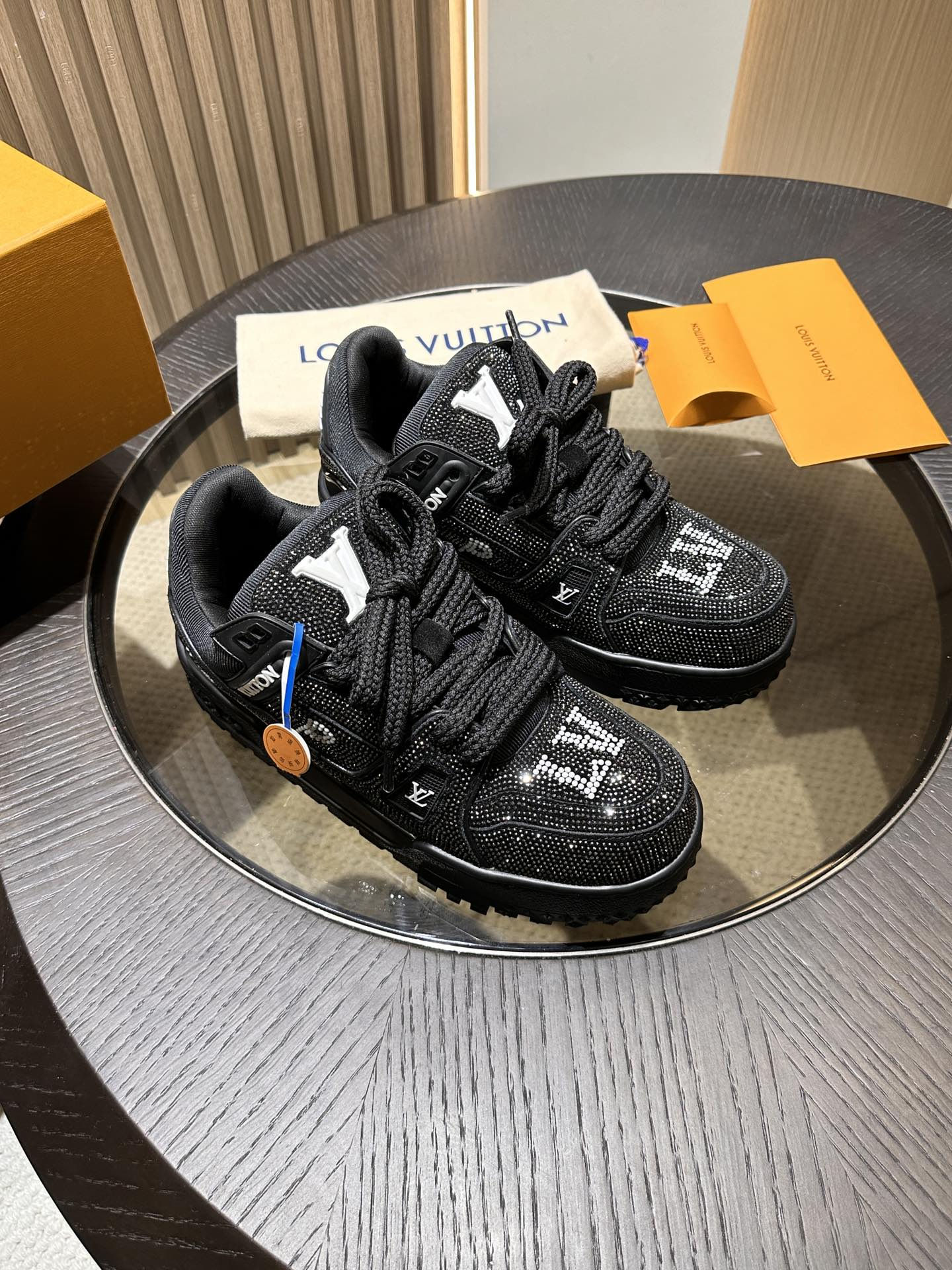 L** V* LV Trainer