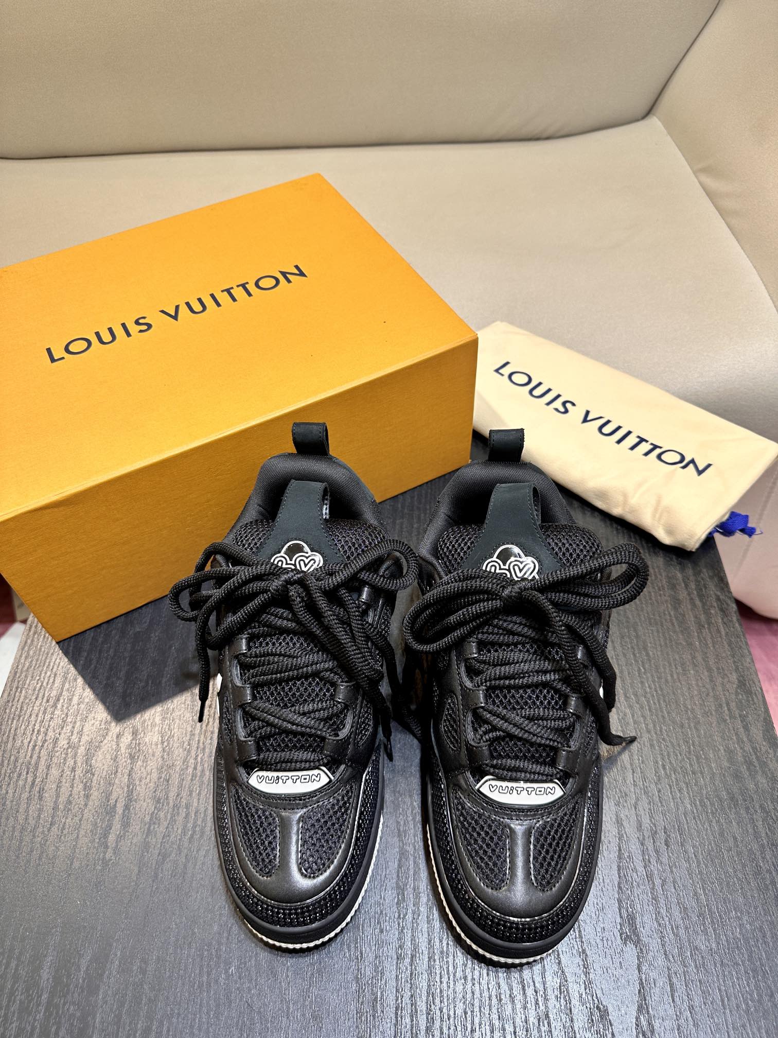L** V* Trainer