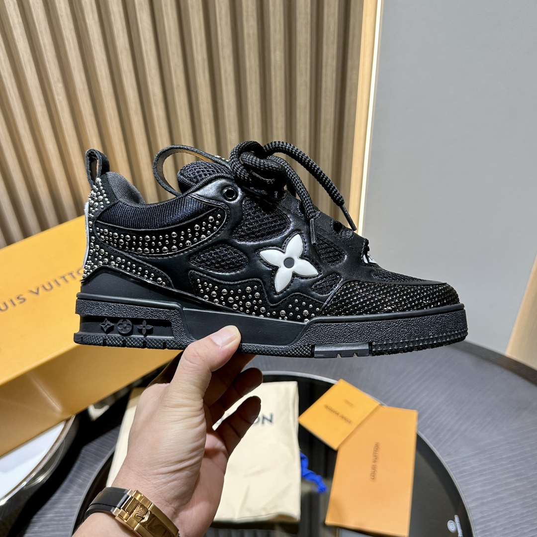 L** V* Trainer