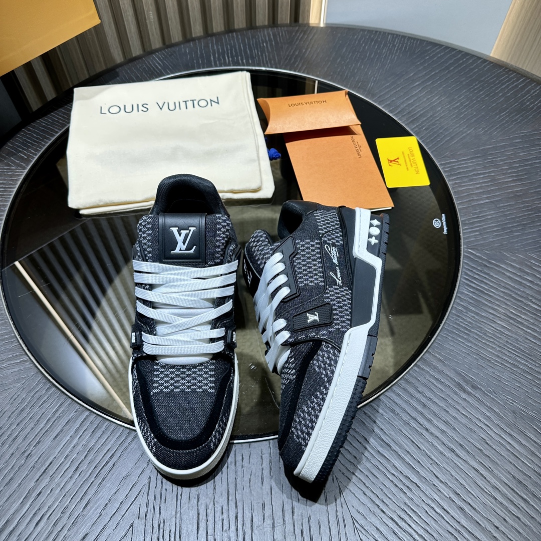 L** V* Trainer