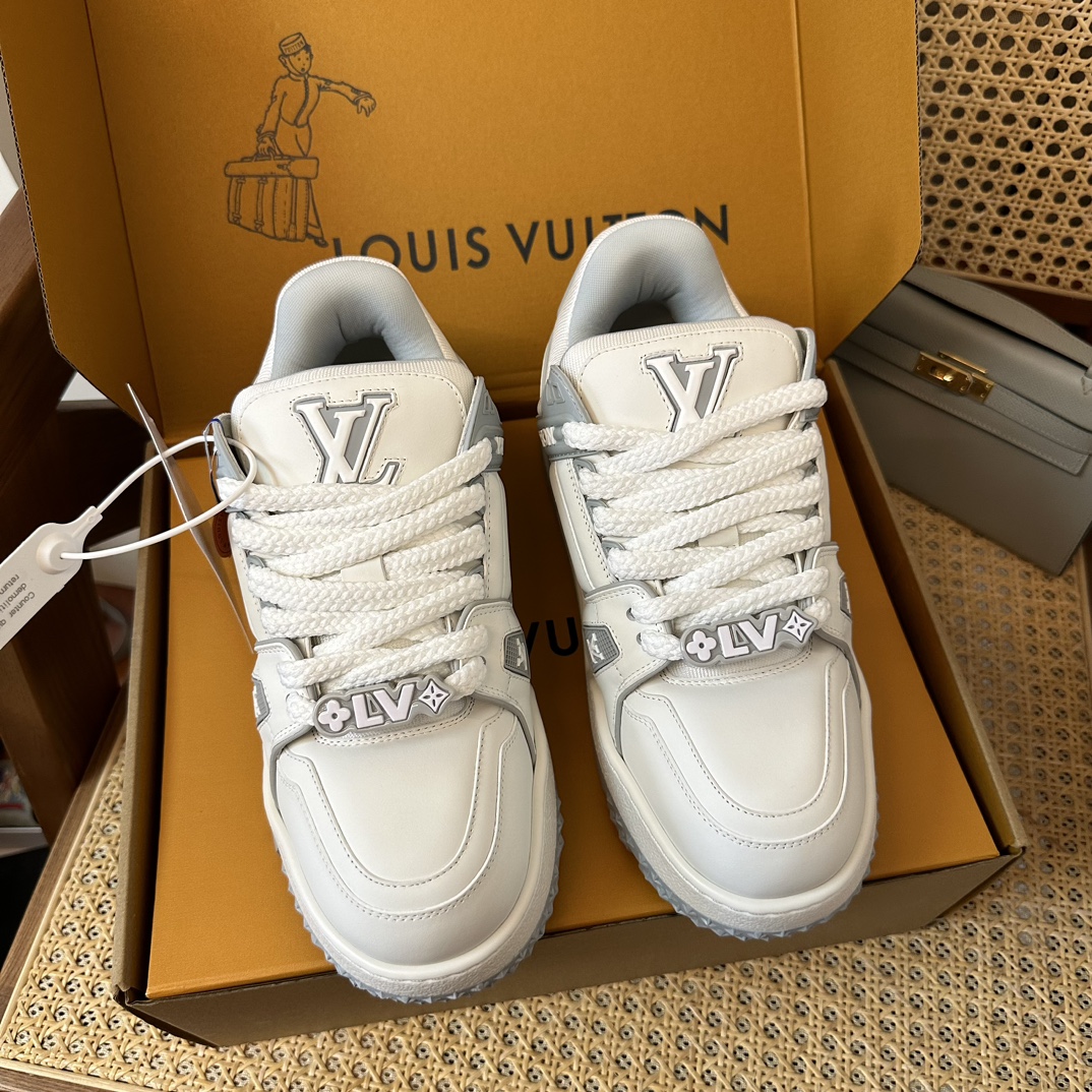 L** V* Trainer